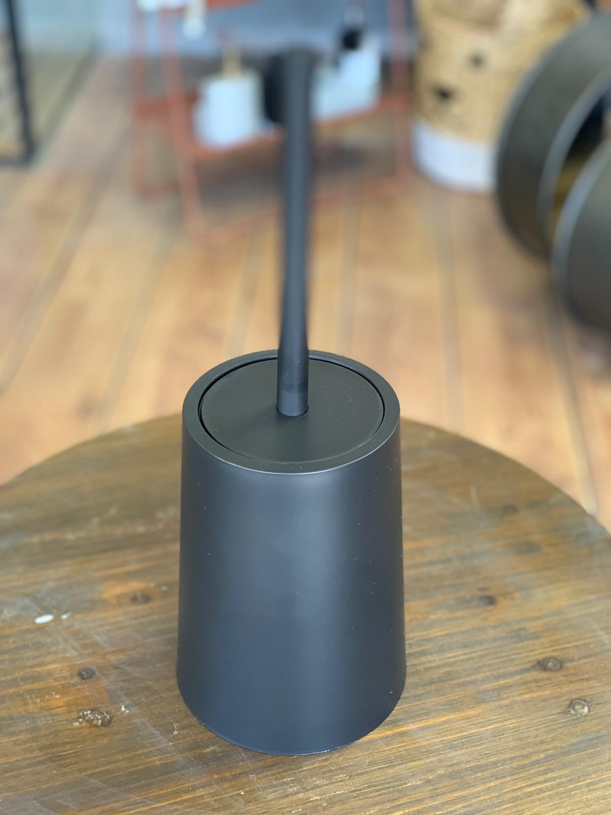 מברשת אסלה אמסטרדם שחור מט מברשת אסלה אמסטרדם שחור מט